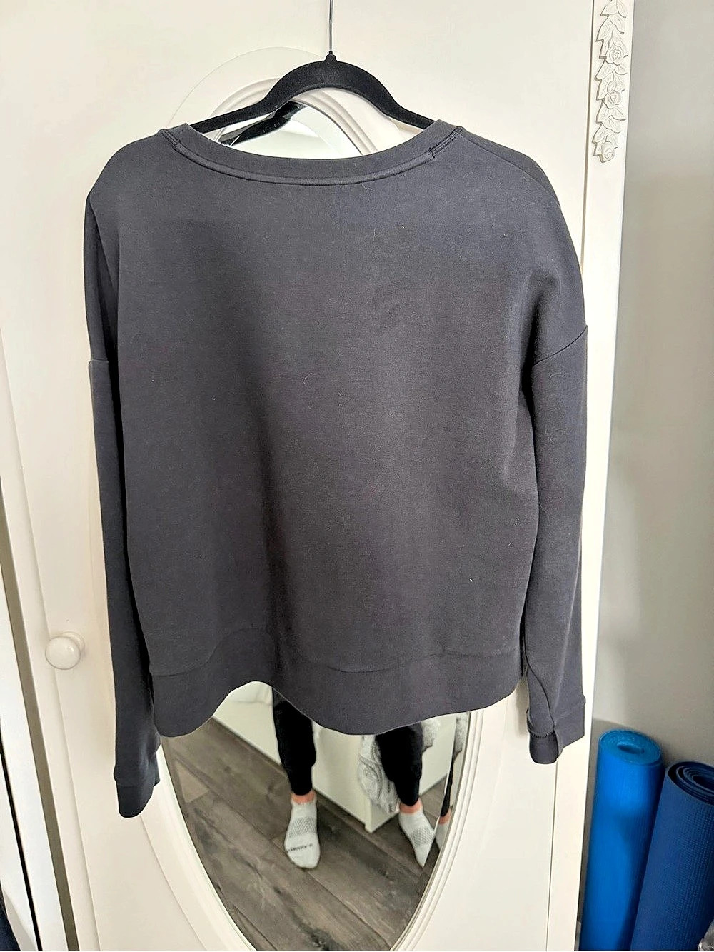 Athleta Seasoft Crewneck Sweatshirt Black Medium